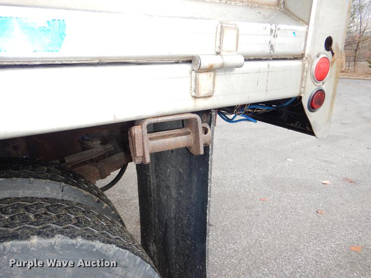 image for item DE0031 2003 International 7400 dump truck