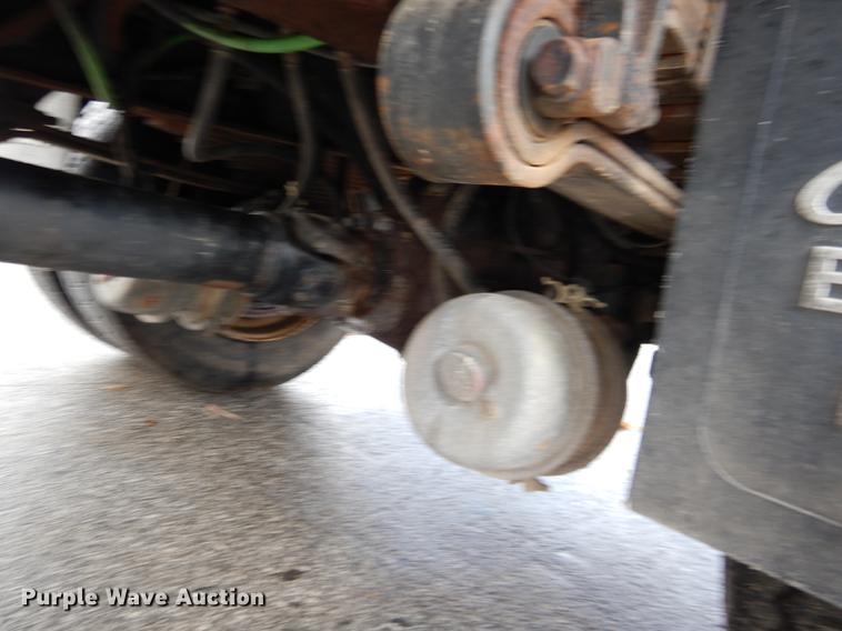 image for item DE0031 2003 International 7400 dump truck