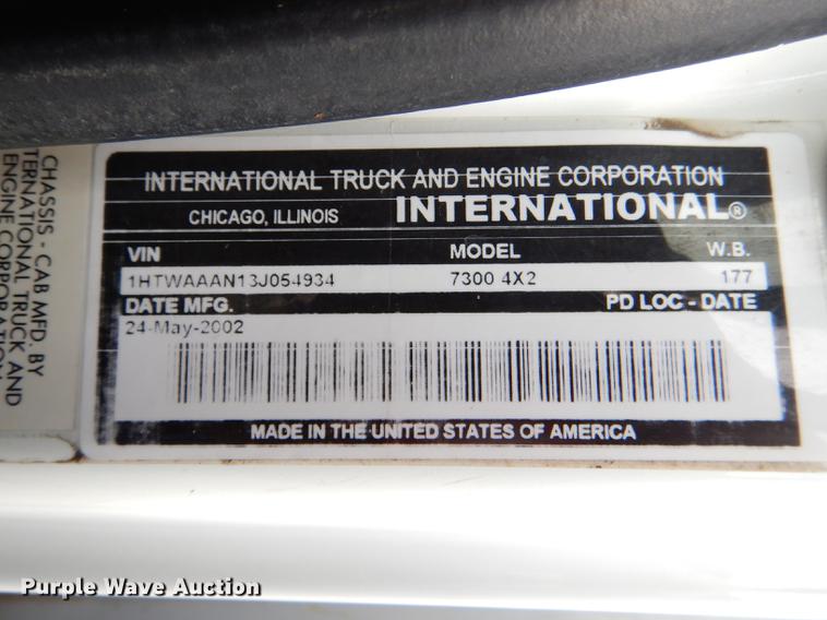 image for item DE0031 2003 International 7400 dump truck