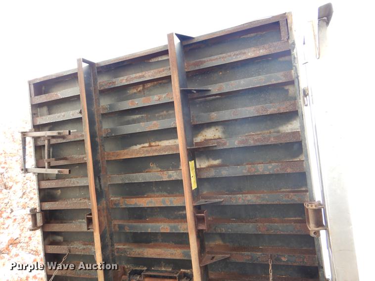 image for item DE0031 2003 International 7400 dump truck