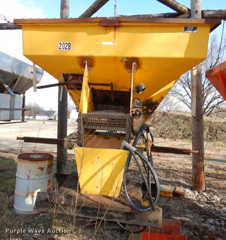 image for item DE0032 Fiberglass V-box spreader