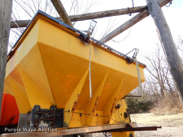 image for item DE0032 Fiberglass V-box spreader