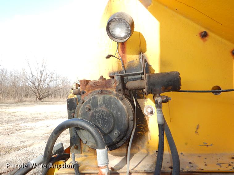 image for item DE0032 Fiberglass V-box spreader