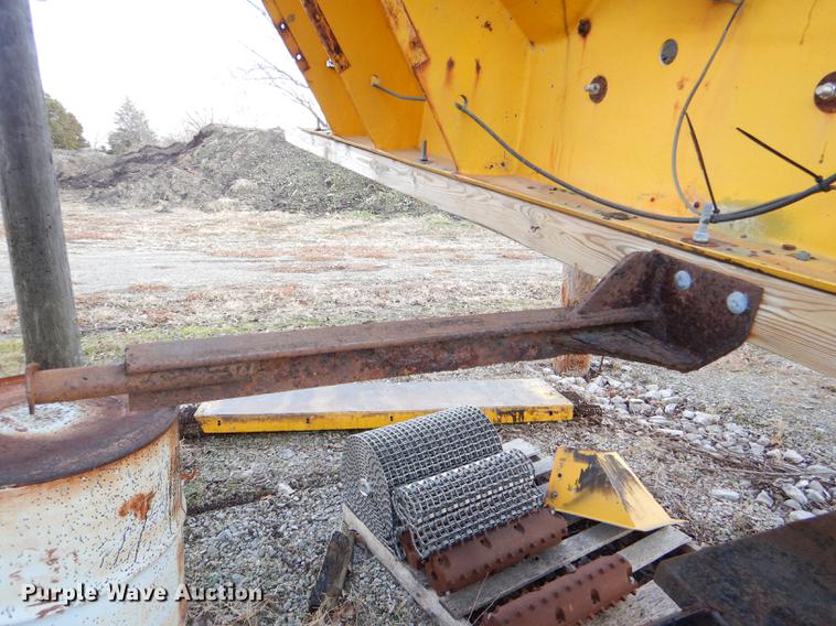 image for item DE0032 Fiberglass V-box spreader