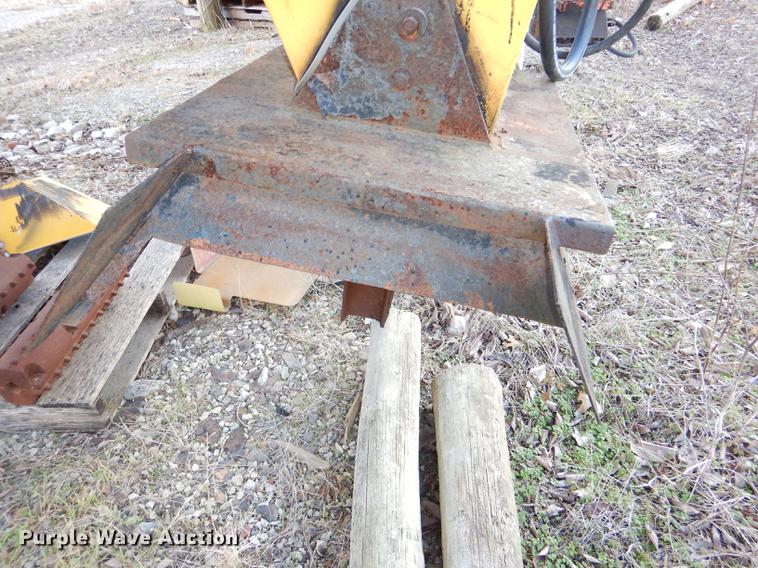 image for item DE0032 Fiberglass V-box spreader