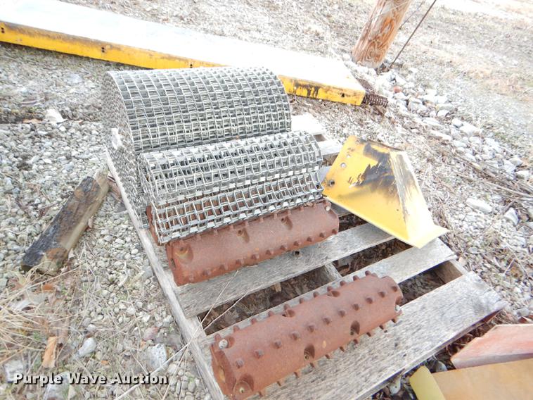 image for item DE0032 Fiberglass V-box spreader