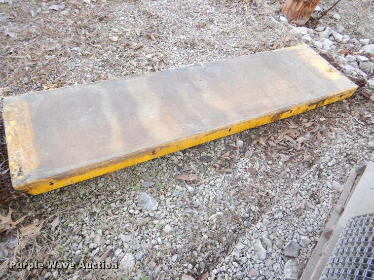 image for item DE0032 Fiberglass V-box spreader