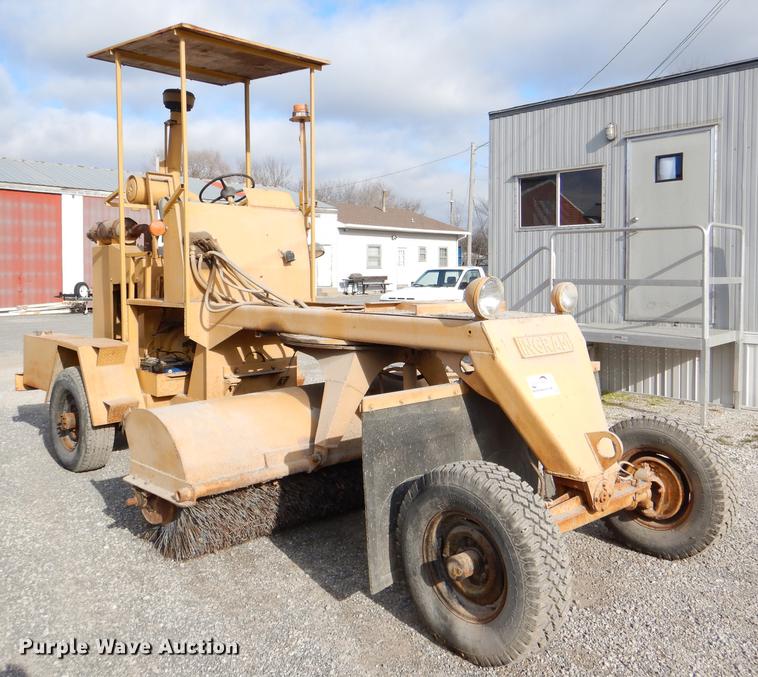 image for item DE0038 Ingram broom