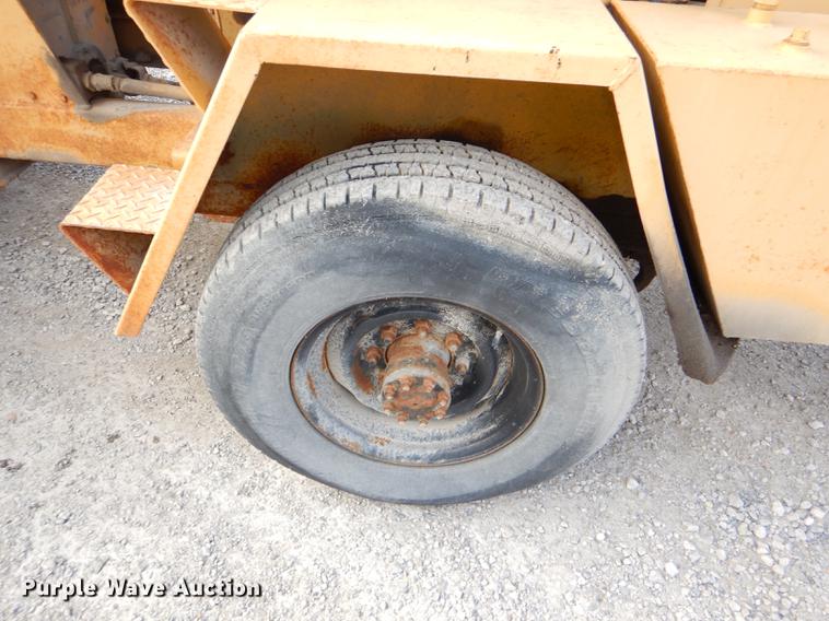 image for item DE0038 Ingram broom