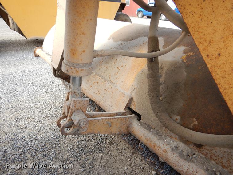 image for item DE0038 Ingram broom