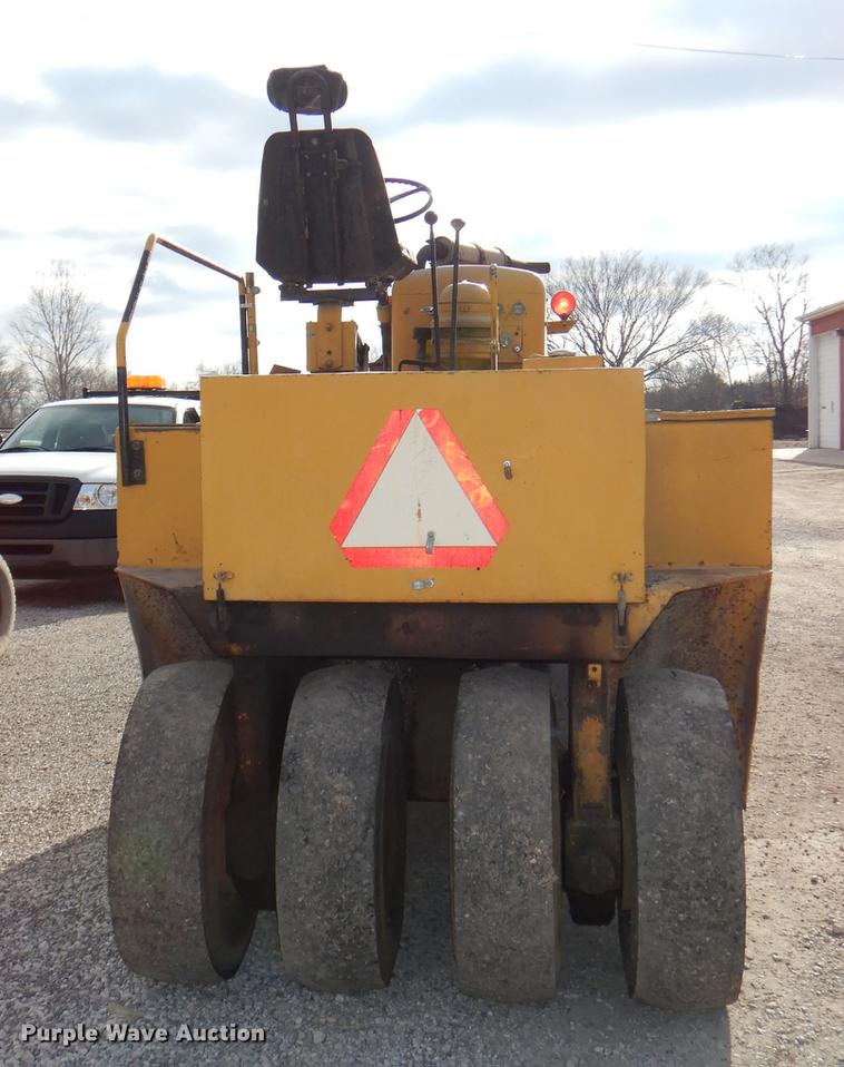 image for item DE0039 Tampo SP312 pneumatic roller