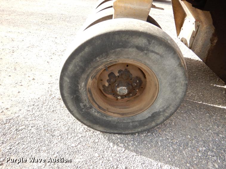 image for item DE0039 Tampo SP312 pneumatic roller