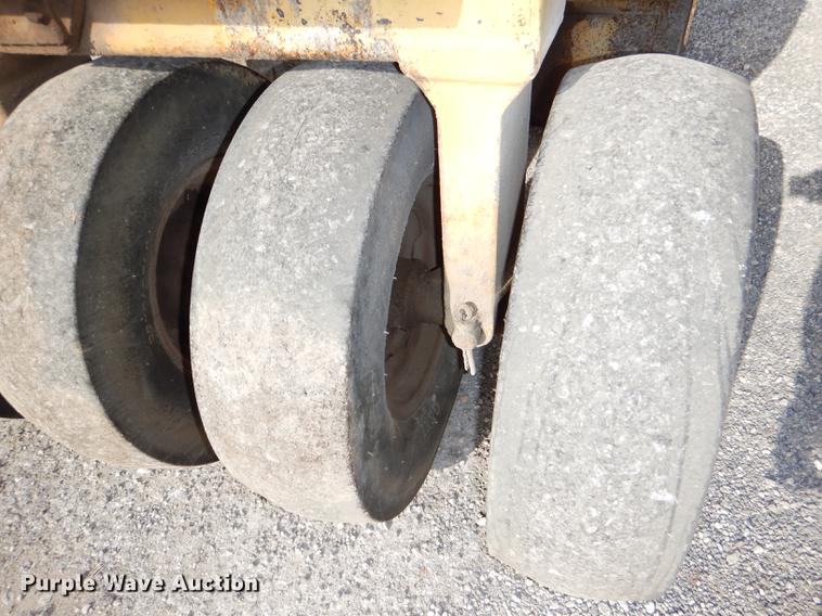 image for item DE0039 Tampo SP312 pneumatic roller