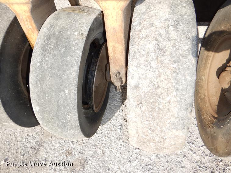 image for item DE0039 Tampo SP312 pneumatic roller