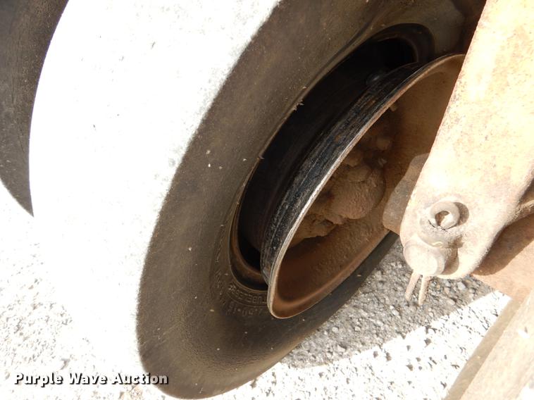 image for item DE0039 Tampo SP312 pneumatic roller