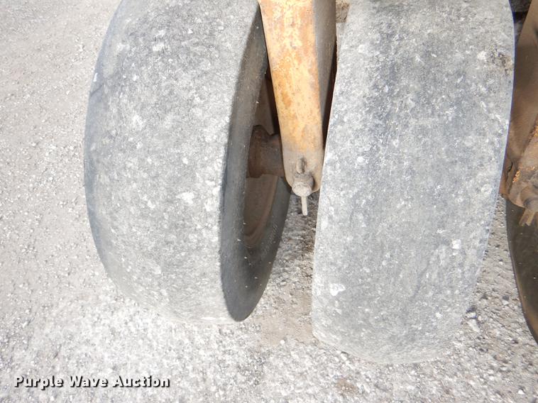 image for item DE0039 Tampo SP312 pneumatic roller