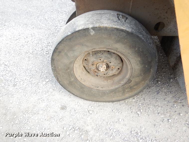 image for item DE0039 Tampo SP312 pneumatic roller