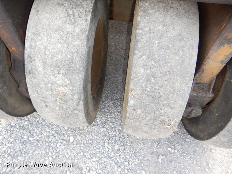 image for item DE0039 Tampo SP312 pneumatic roller