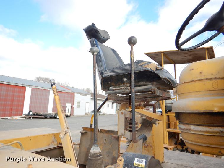 image for item DE0039 Tampo SP312 pneumatic roller