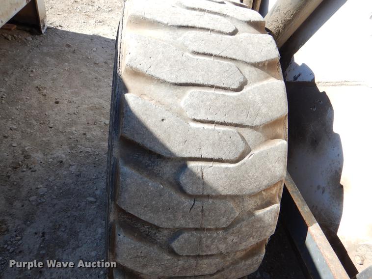 image for item DE0046 2000 Bobcat 873 skid steer