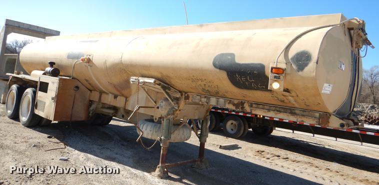 image for item DE0063 1968 Fruehauf IMP tank trailer