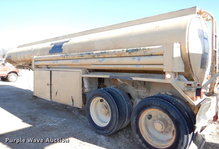 image for item DE0063 1968 Fruehauf IMP tank trailer