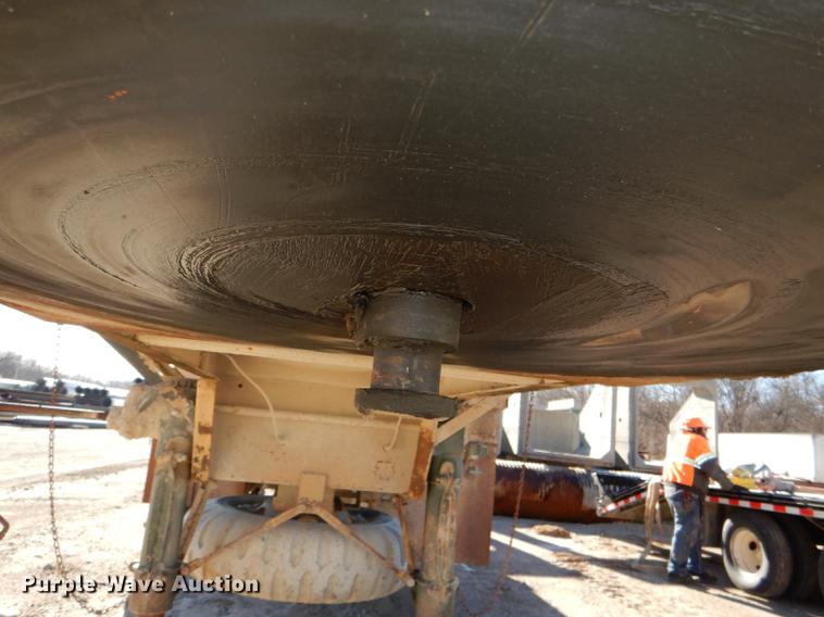 image for item DE0063 1968 Fruehauf IMP tank trailer