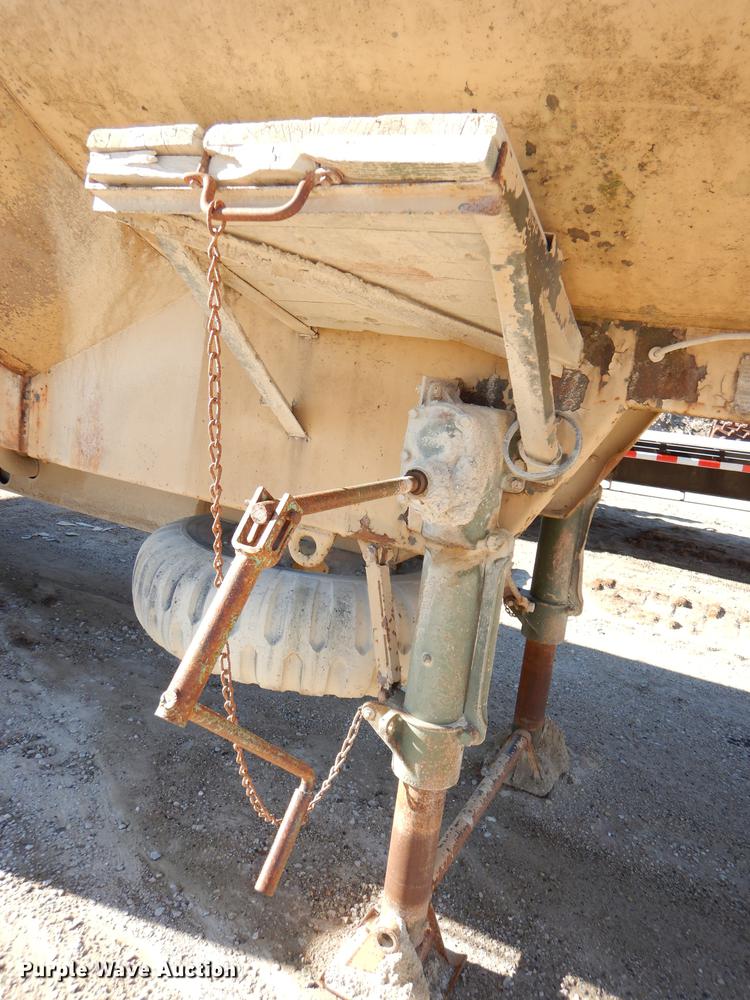 image for item DE0063 1968 Fruehauf IMP tank trailer