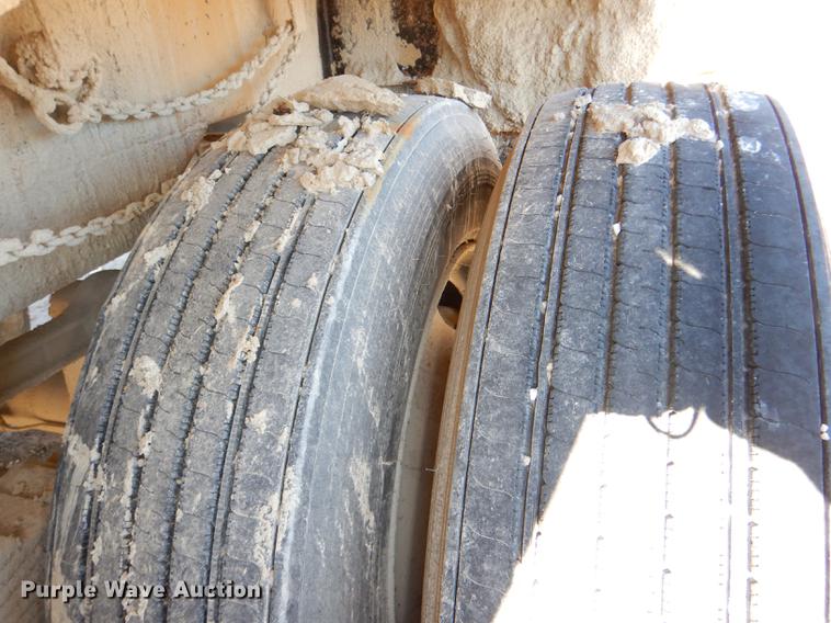 image for item DE0063 1968 Fruehauf IMP tank trailer