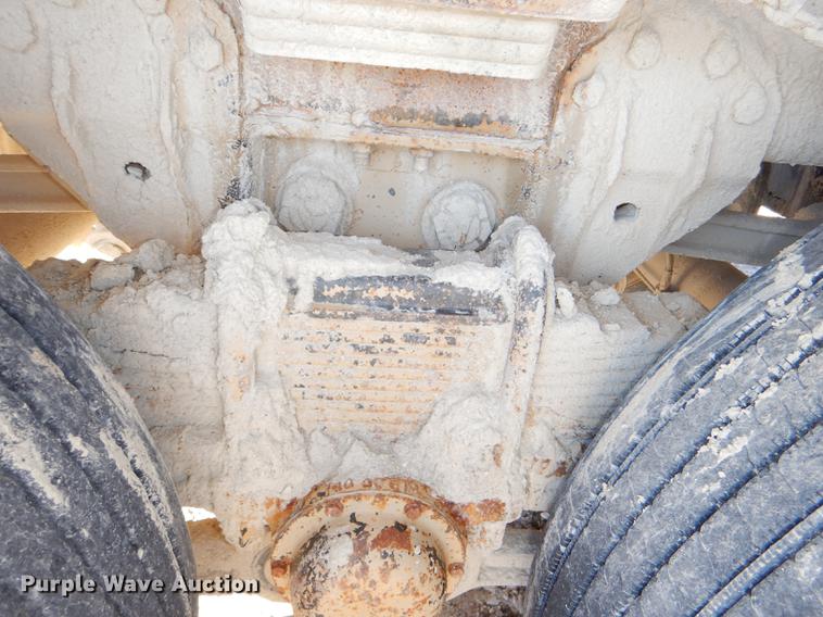 image for item DE0063 1968 Fruehauf IMP tank trailer