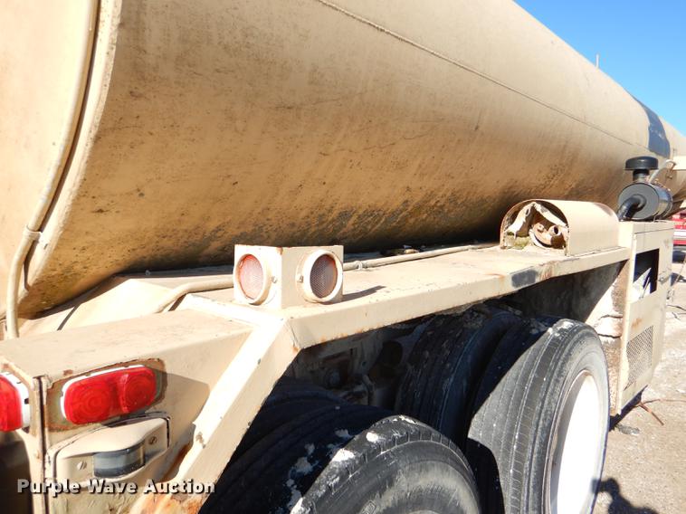 image for item DE0063 1968 Fruehauf IMP tank trailer