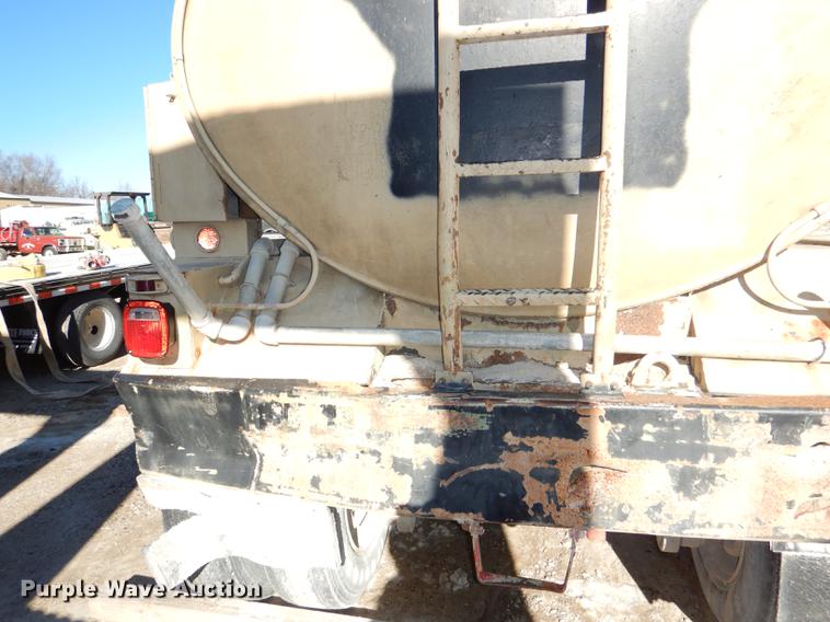 image for item DE0063 1968 Fruehauf IMP tank trailer