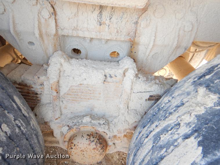 image for item DE0063 1968 Fruehauf IMP tank trailer