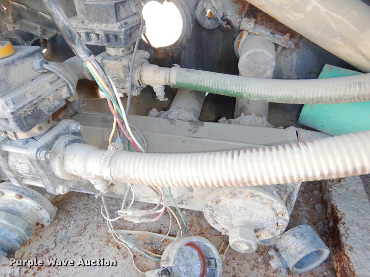 image for item DE0063 1968 Fruehauf IMP tank trailer