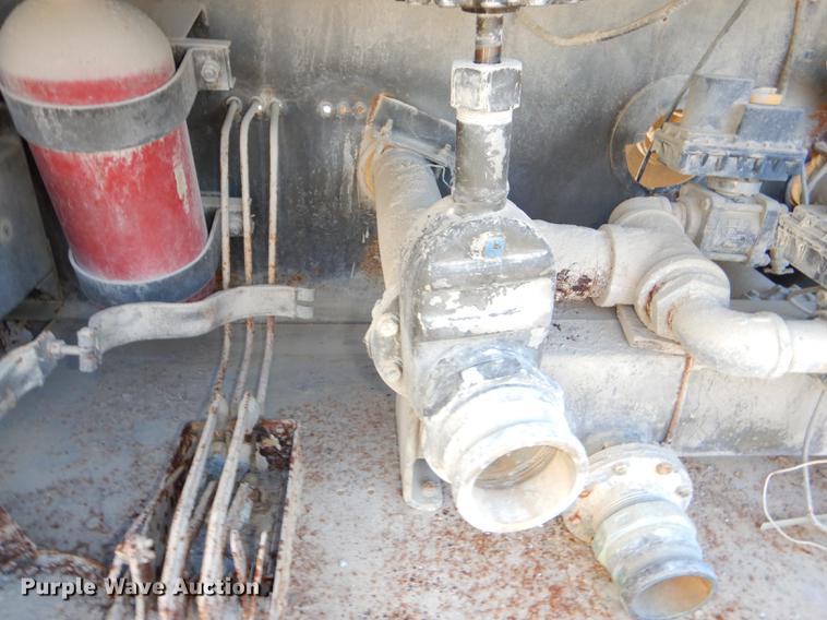 image for item DE0063 1968 Fruehauf IMP tank trailer