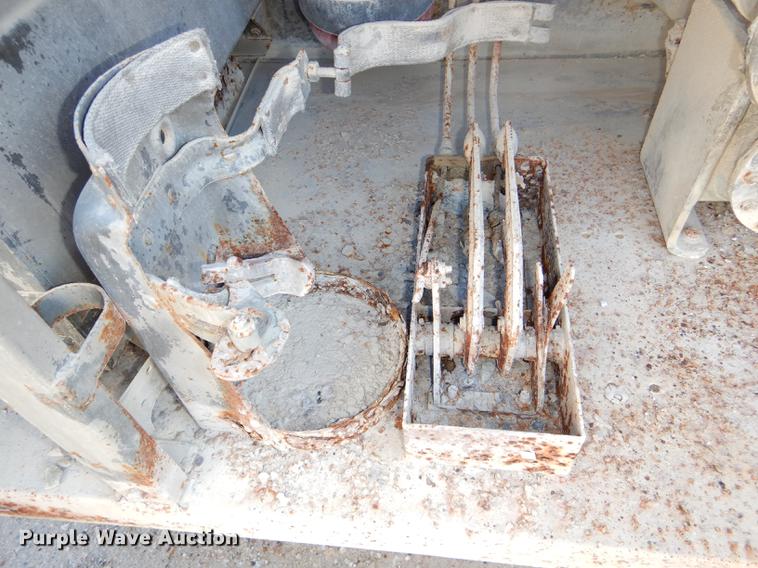 image for item DE0063 1968 Fruehauf IMP tank trailer