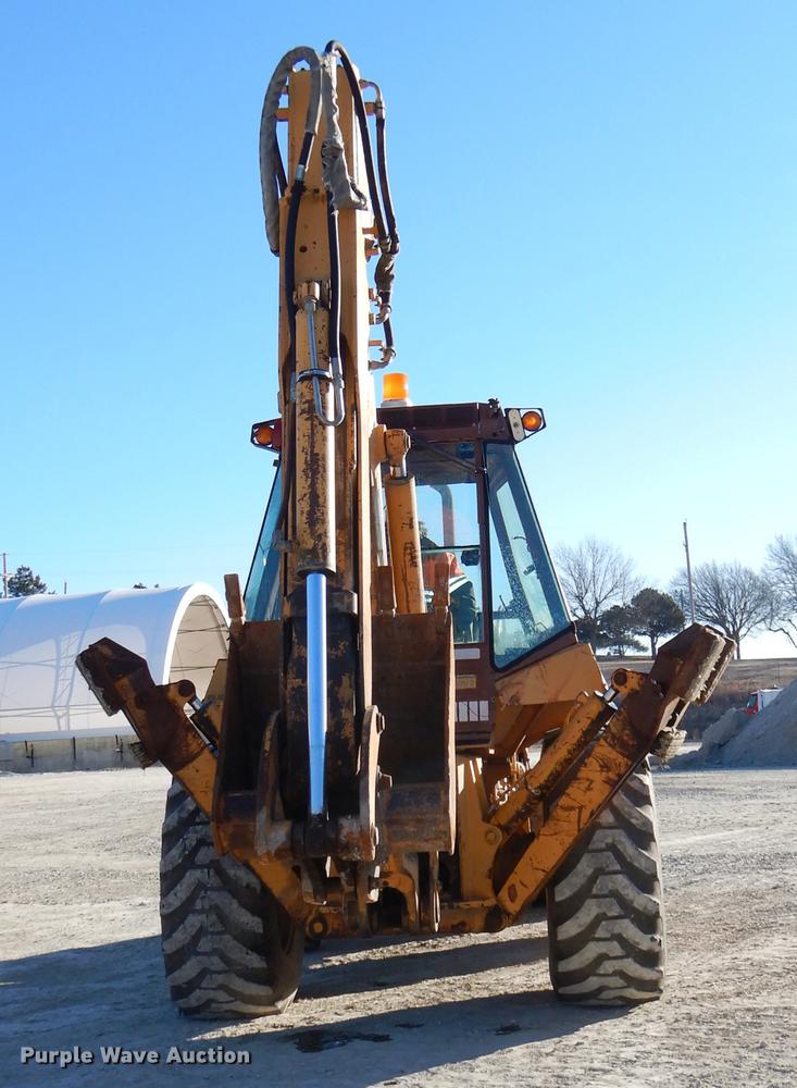 image for item DE0072 1992 Case 680L backhoe