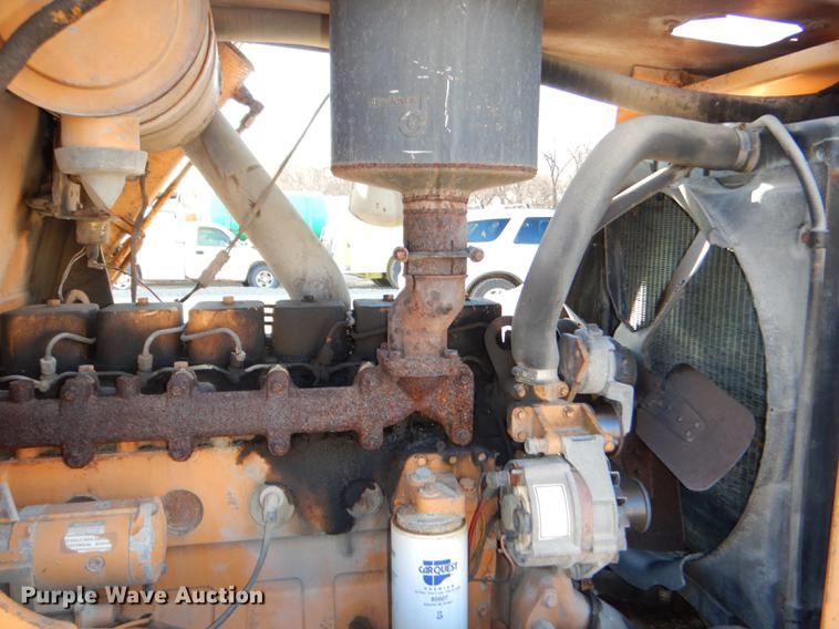 image for item DE0072 1992 Case 680L backhoe