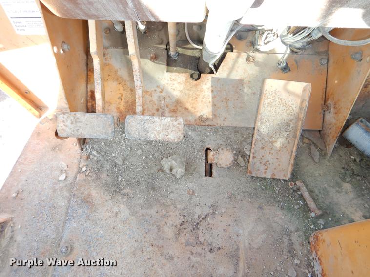 image for item DE0072 1992 Case 680L backhoe