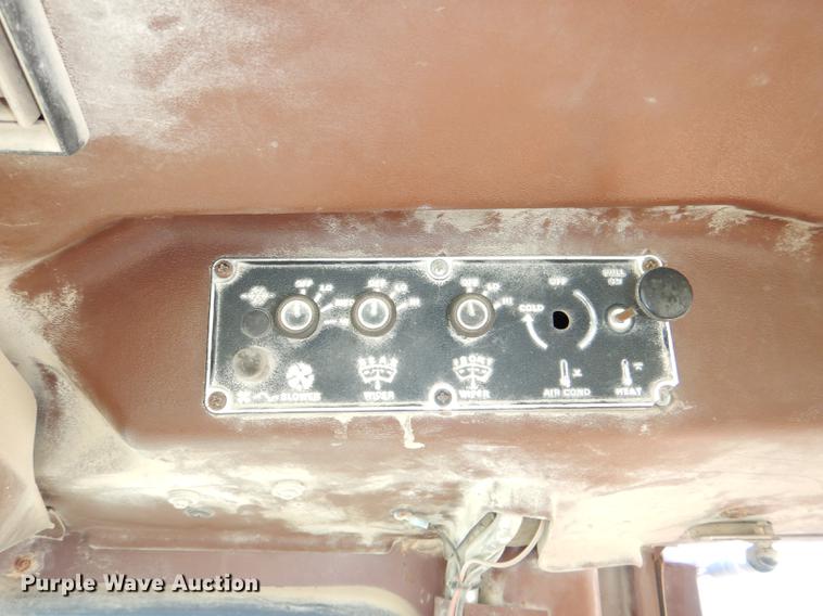 image for item DE0072 1992 Case 680L backhoe