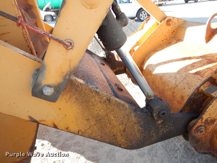 image for item DE0072 1992 Case 680L backhoe