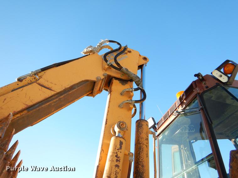 image for item DE0072 1992 Case 680L backhoe