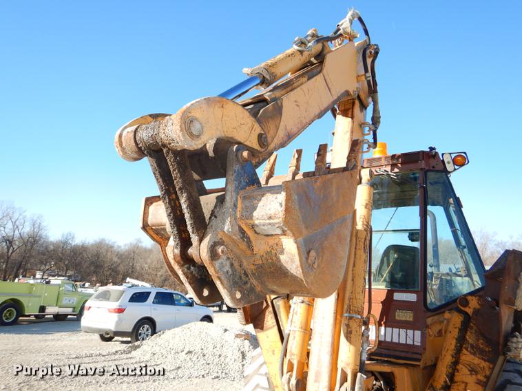image for item DE0072 1992 Case 680L backhoe