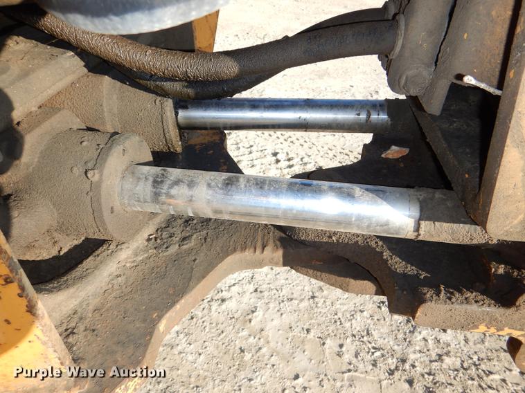 image for item DE0072 1992 Case 680L backhoe