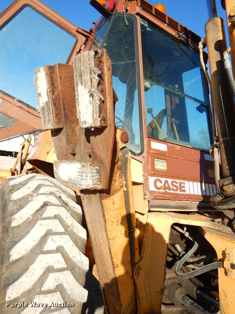 image for item DE0072 1992 Case 680L backhoe