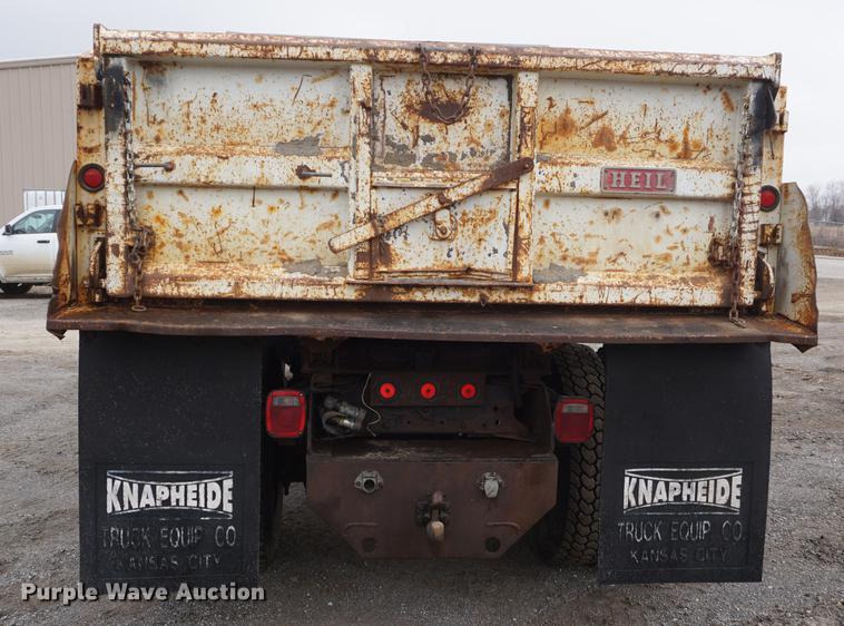 image for item DE3336 1997 Chevrolet C8500 dump truck