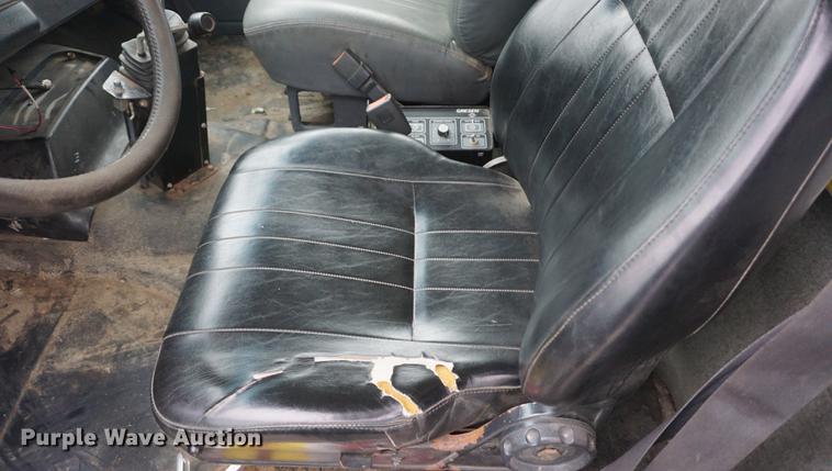 image for item DE3336 1997 Chevrolet C8500 dump truck