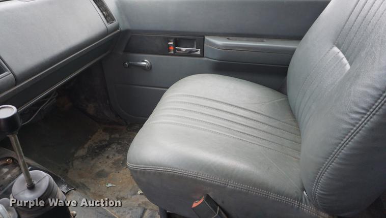 image for item DE3336 1997 Chevrolet C8500 dump truck