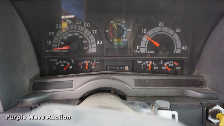 image for item DE3336 1997 Chevrolet C8500 dump truck