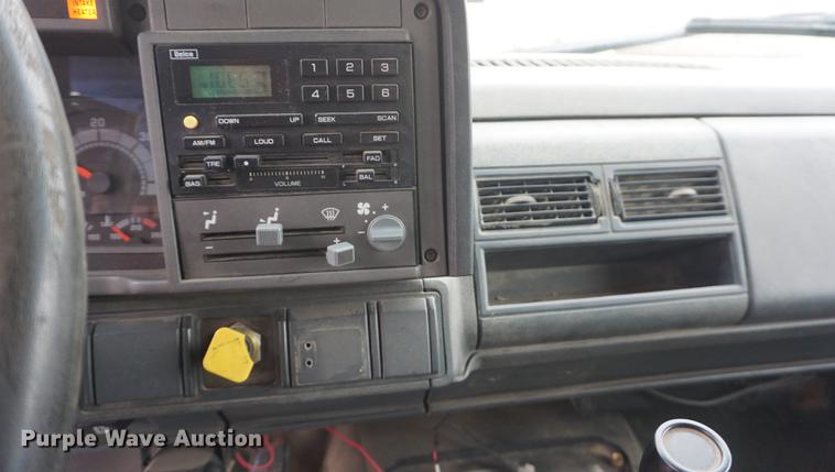 image for item DE3336 1997 Chevrolet C8500 dump truck